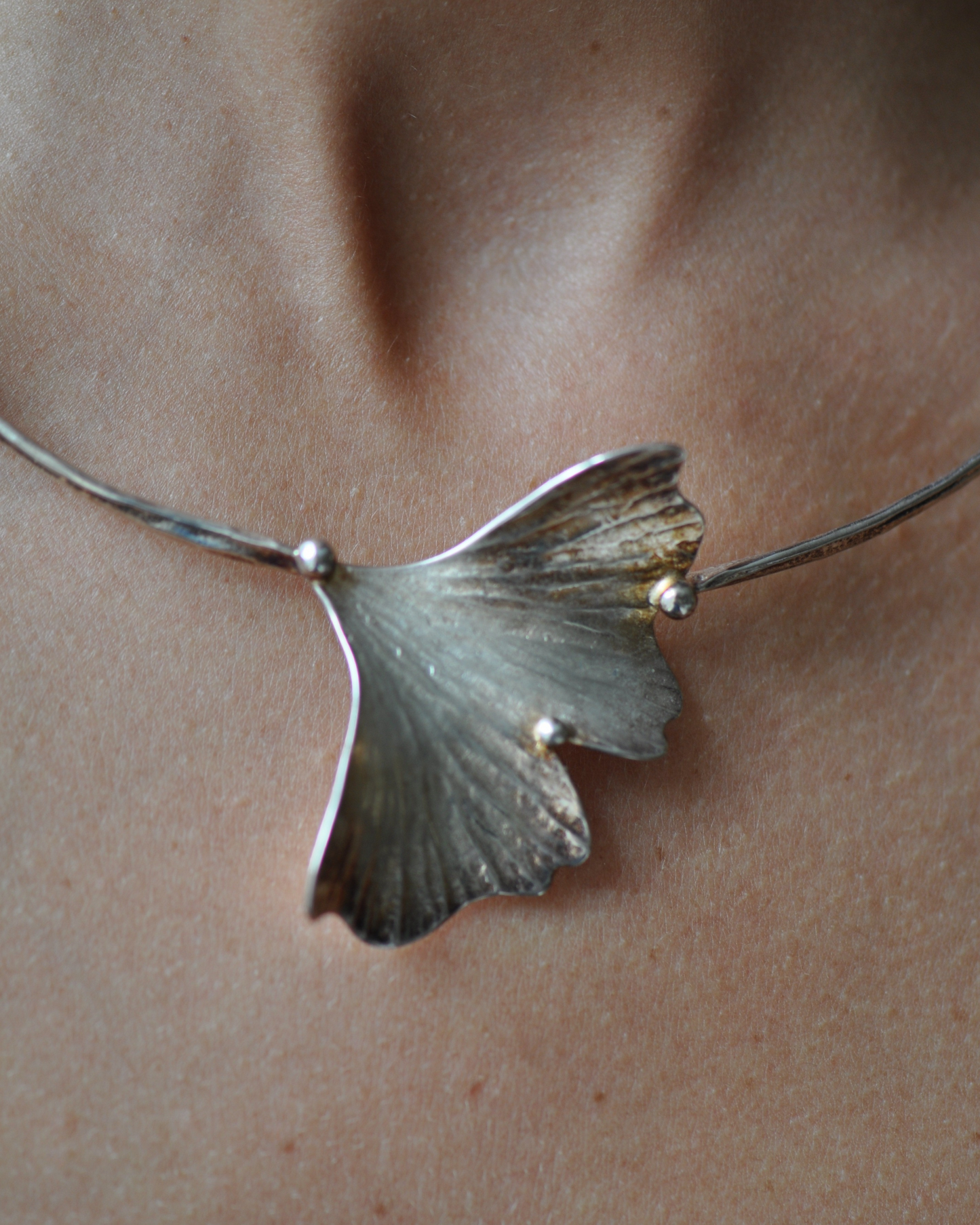 Ginkgo NK Silver Single Leaf Short