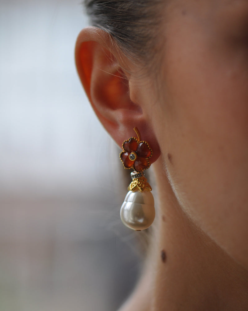 Jenna Pearl Earrings