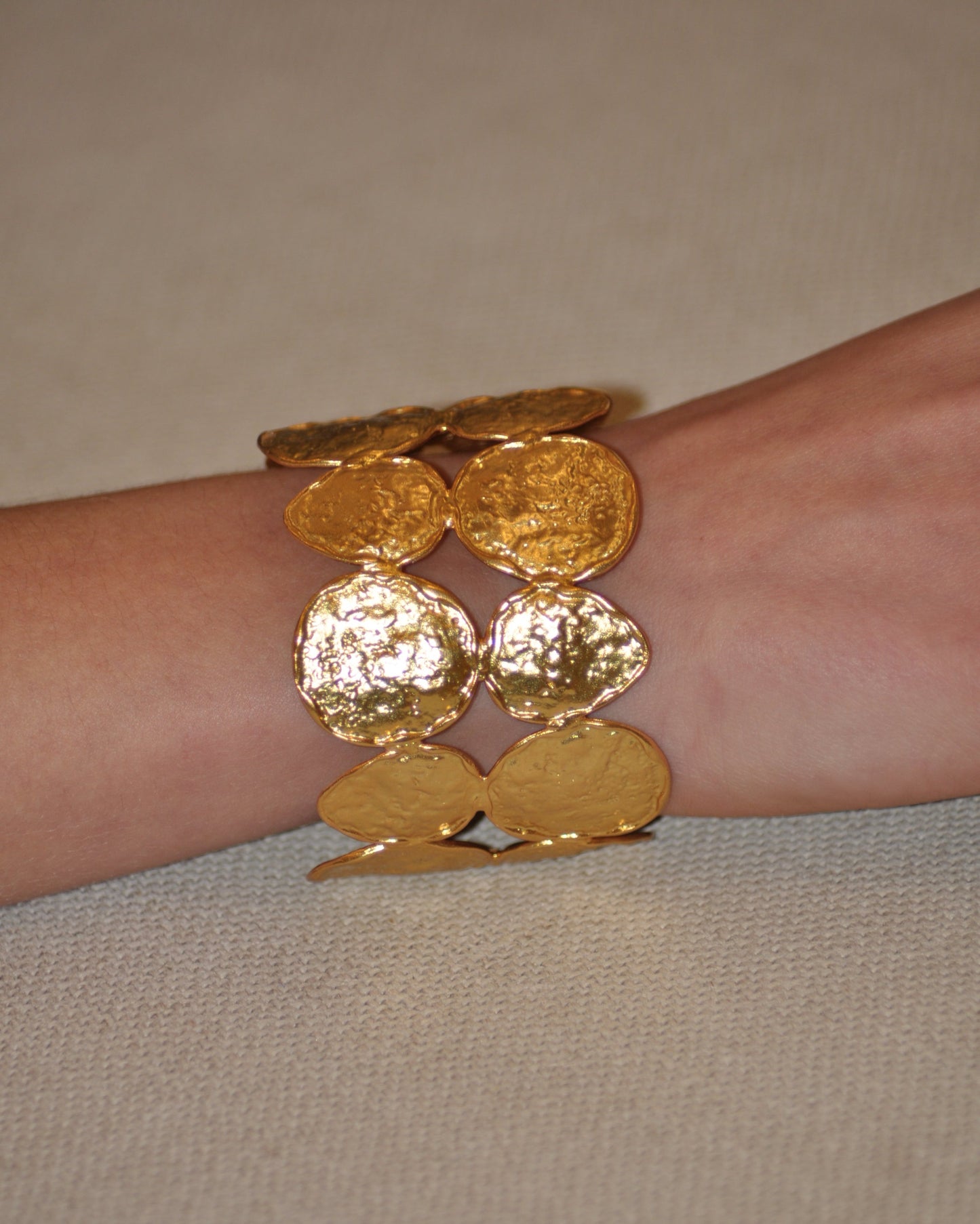 Aurelia Cuff